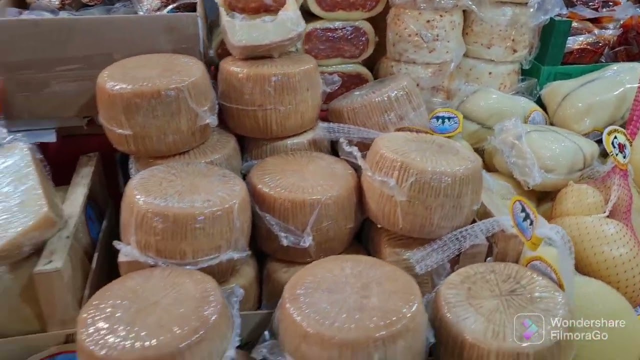 جولة في سوق سنوي في مدينة بولزانو