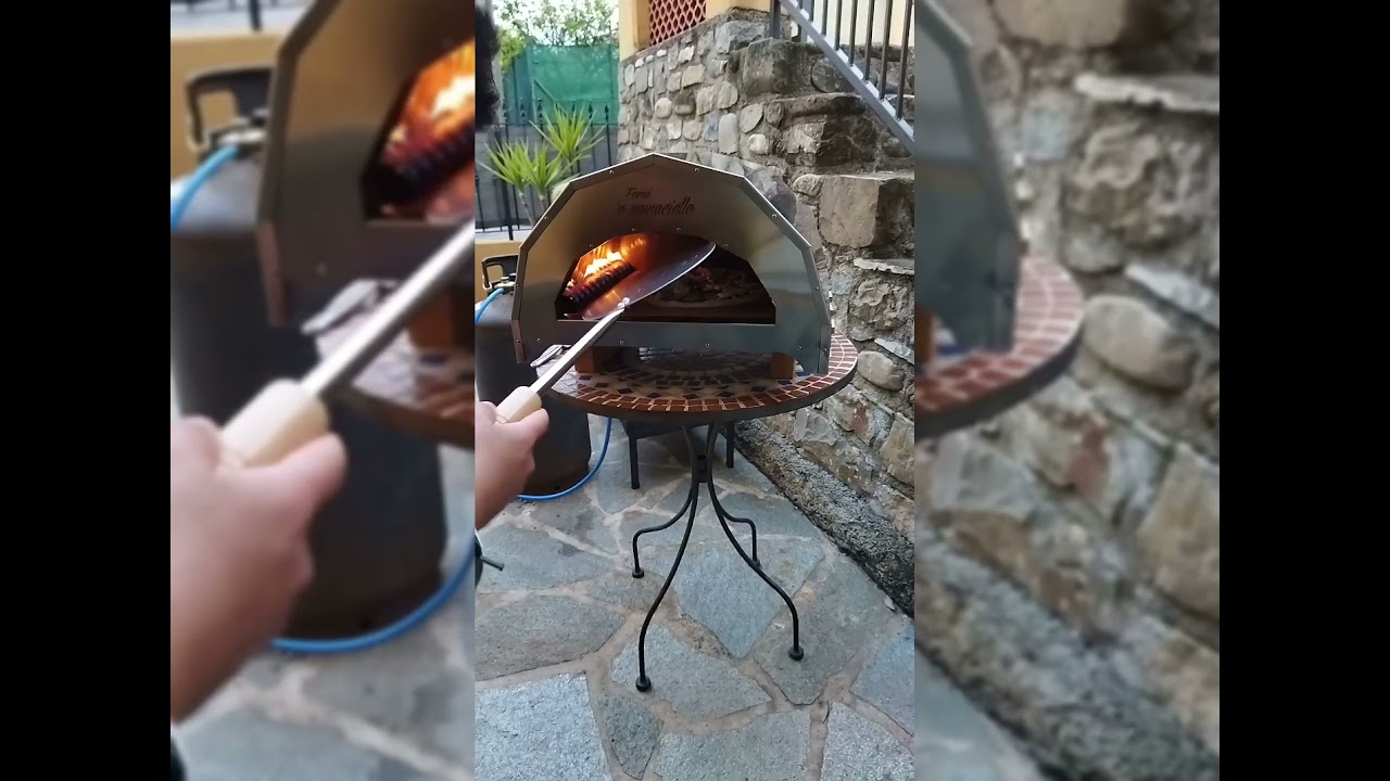 Cottura pizza napoletana con forno 'o munaciello - YouTube