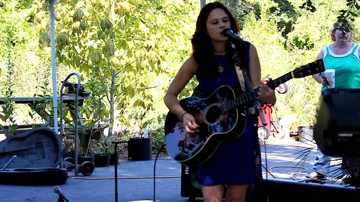 Julie Gribble sing her Original hit song 'Somethin...