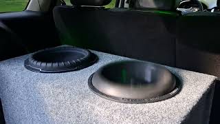  kicker comp q 12 and earthquake slaps 12 on kicker cxa 800.1 amp Massive flex