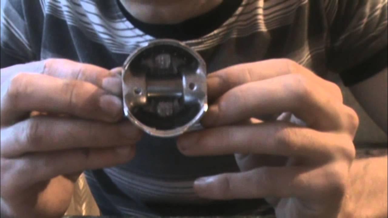 Стрелка на поршне бензопилы штиль 180. Стрелка на поршне штиль 180. Поршень кольца на триммер p 73102. Stihl ms 180 стрелка на поршне. Как установить поршень на бензопиле.