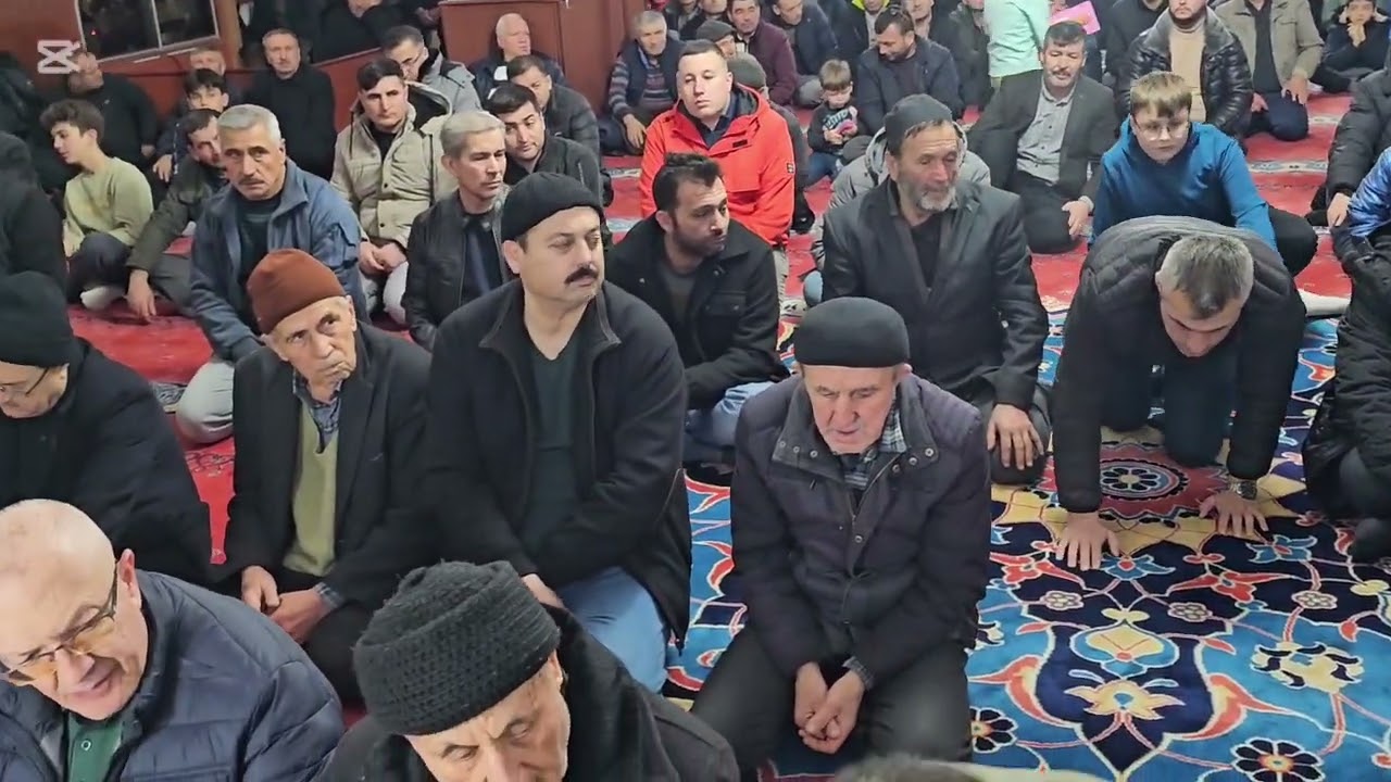 DEMİRCİ'DE İLÇE VAİZİ EMRAH GENÇER ALACA CAMİİNDE MİRAÇ KANDİLİNDE VAAZ VERİYOR