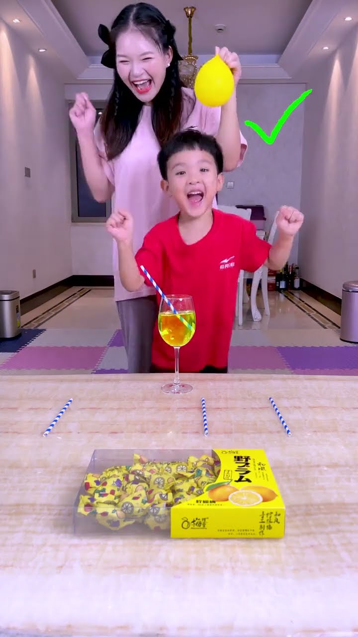 Blowing Color Challenge丨रंग उड़ाने की चुनौती#Funnyfamily#Partygames#Shorts#Challenge