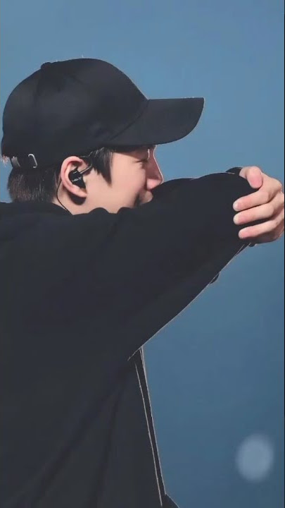 momen kai dan chanyeol nangis di konser#exo #we are one