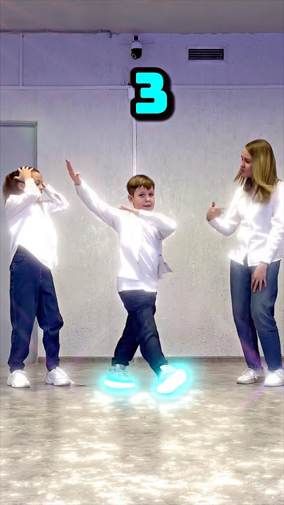 Шаффл Баттл 😎⭐️ WHO WIN 🏆 LITTLE KIDS BATTLE 😱 TUZELITY NEON !!