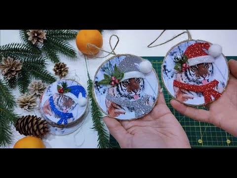 Video: How to decorate a Christmas tree for the New Year of the Tiger 2022