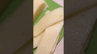 Домашний твердый сыр. Очень вкусный рецепт #рецепты #шортс #еда #вкусно #сыр #домашнийсыр #готовка