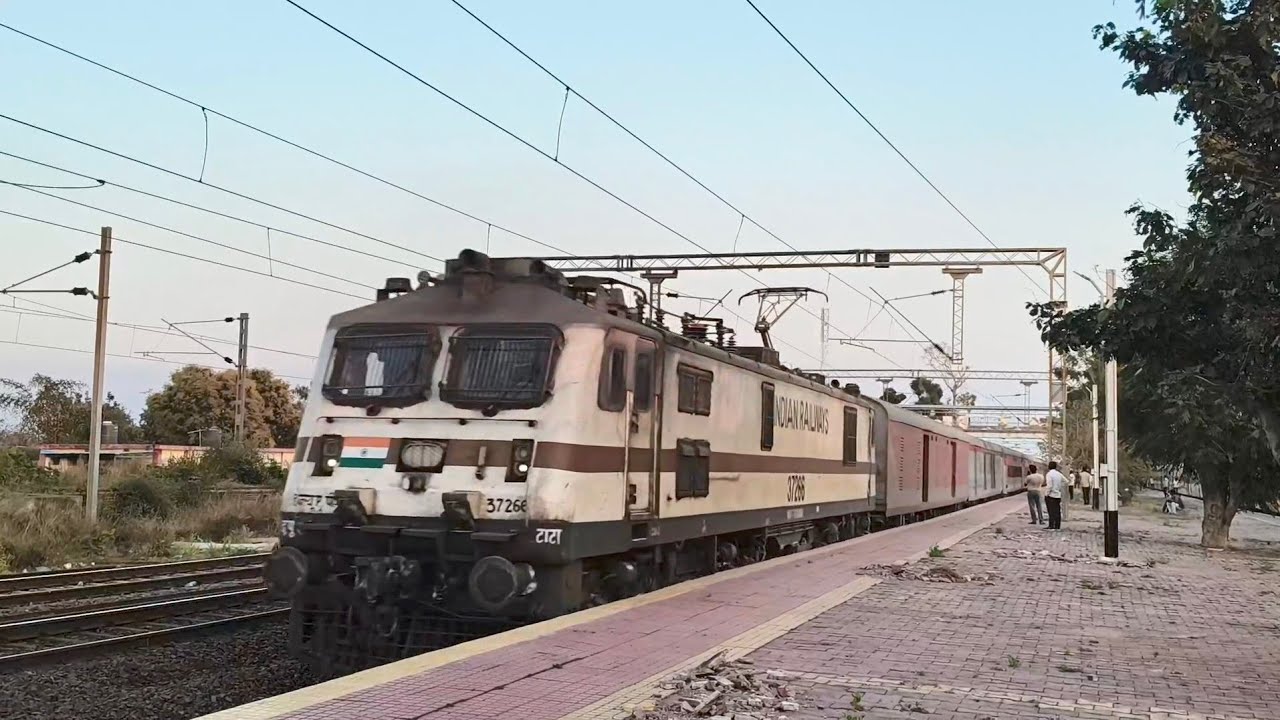 Short Journey | ELEVAN Train Spotting Action 🔥 | INDIAN RAILWAYS 