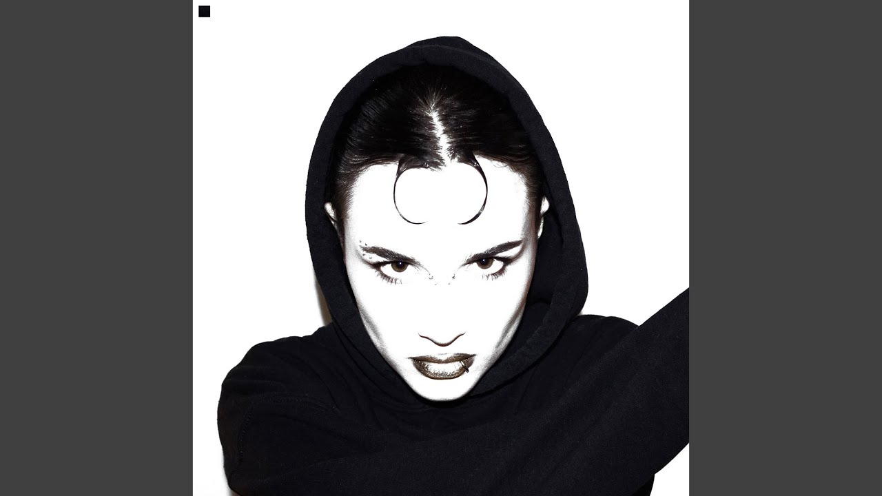 Ver fangs. en YouTube Ver fangs. en YouTube