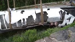 CHATEAUNEUF DU FAOU UN CAMION CHARGE DE PORCS TOMBE DANS UN RAVIN Par Hervé MORVAN Photographe