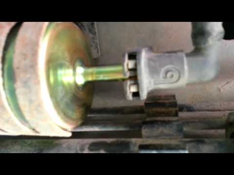 Change fuel filter 1995 ford mustang #1