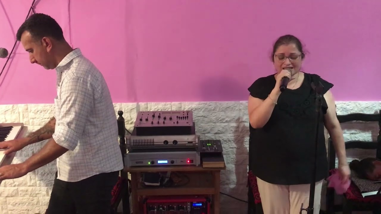 HASTA QUE DESCIENDA SU GLORIA // ESTOY RODEADO // ADORACIONES