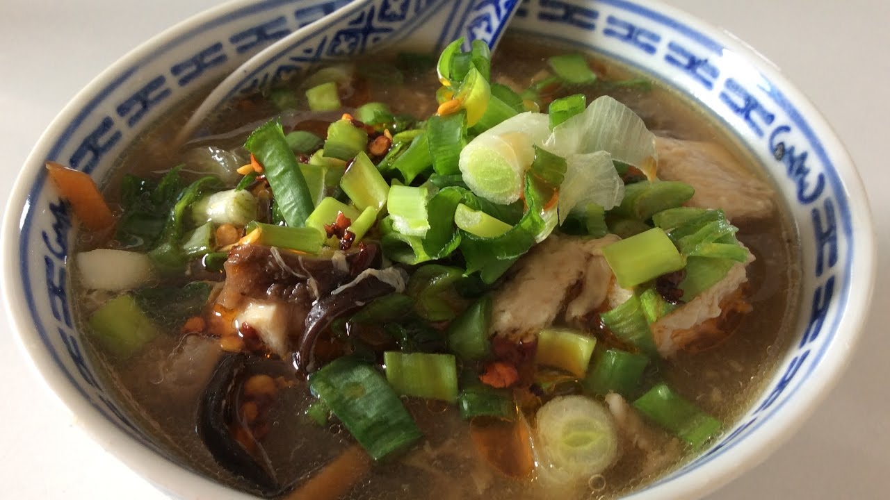 Kuchnia chińska-łatwy przepis na zupę pikantno-kwaśną.