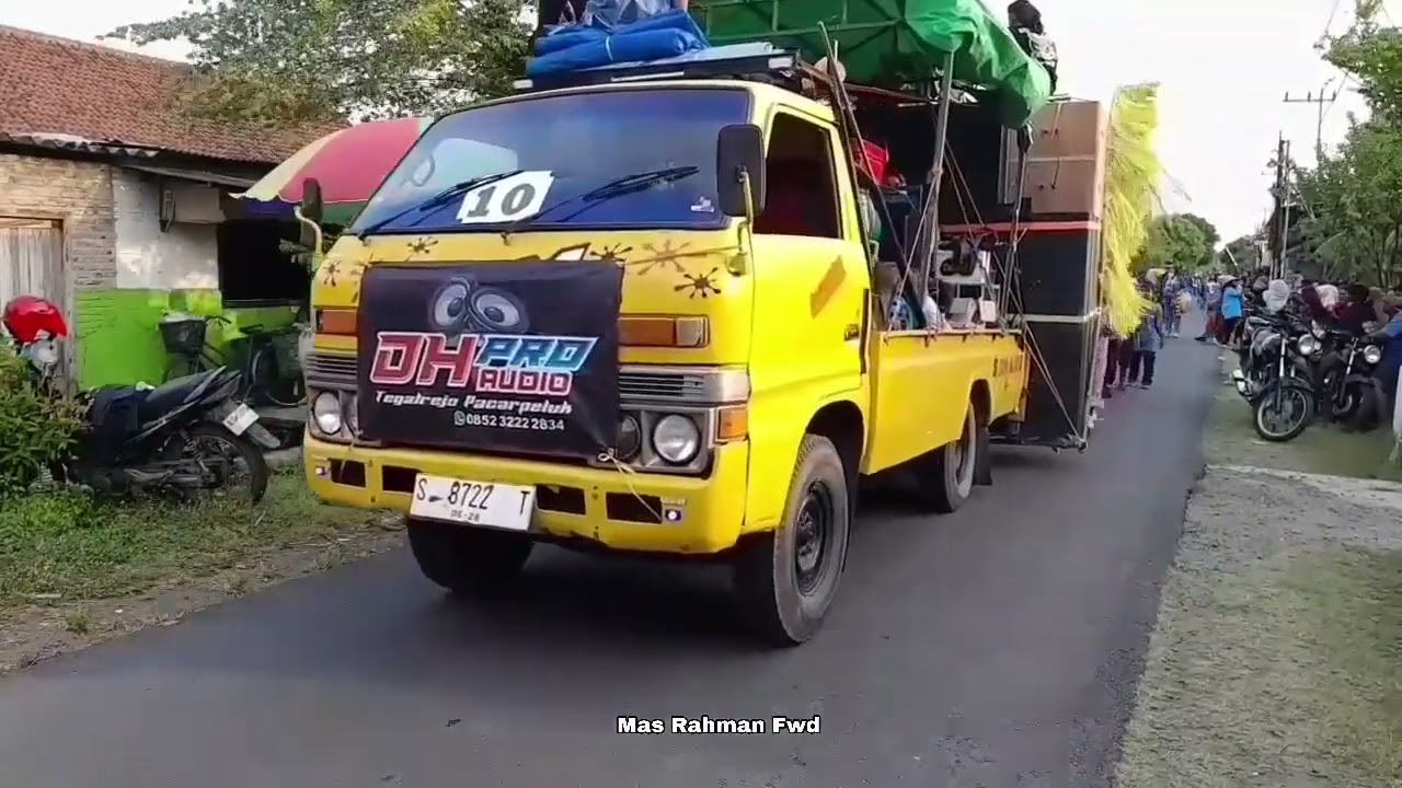 Sound System pada Karnaval di Desa Pacar Peluk Megaluh Jombang 2025