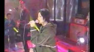 Natalie Imbruglia - Torn (Top Of The Pops) chords