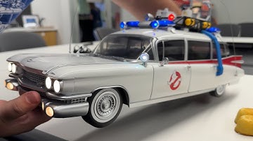 A Hands-On look at the Ghostbusters Haslab Ecto-1 and Ecto-1A - Lights!