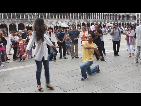 Грузины танцуют в Италии | რაჭული ცეკვა იტალიაში