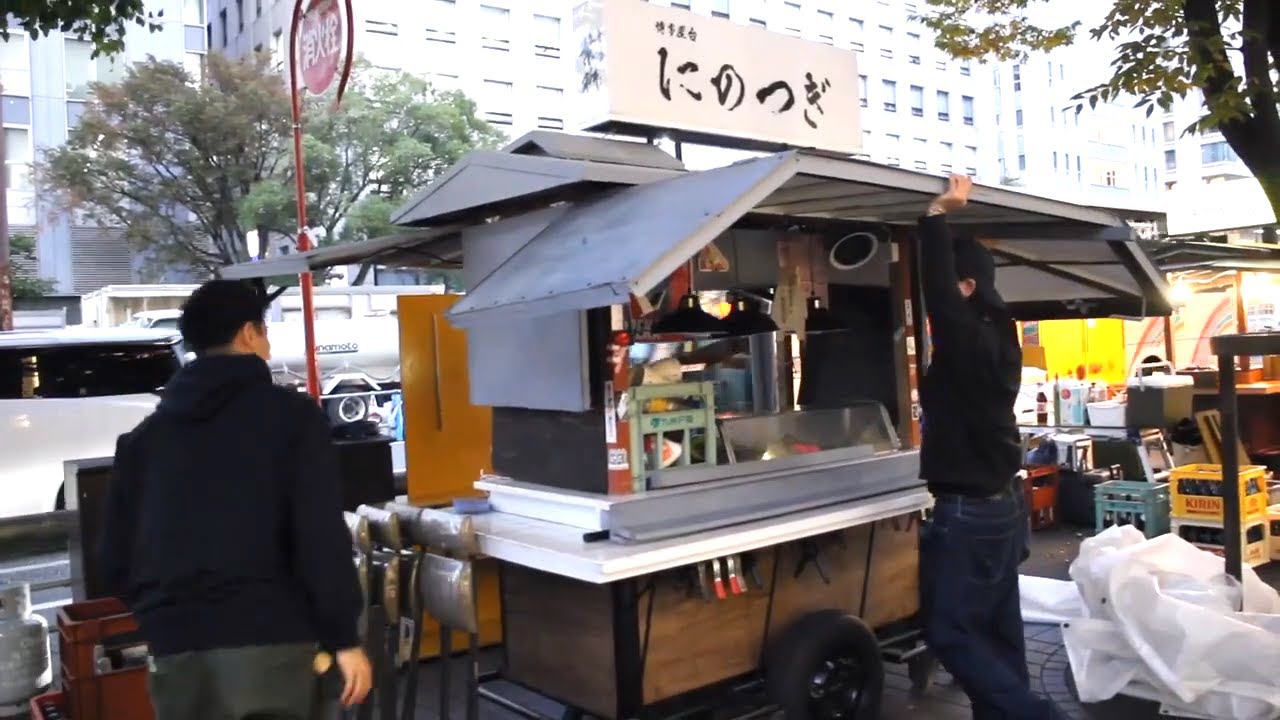 [Японская уличная еда] Изысканные блюда были невероятно вкусными. Жареный рис и тушеное мясо.