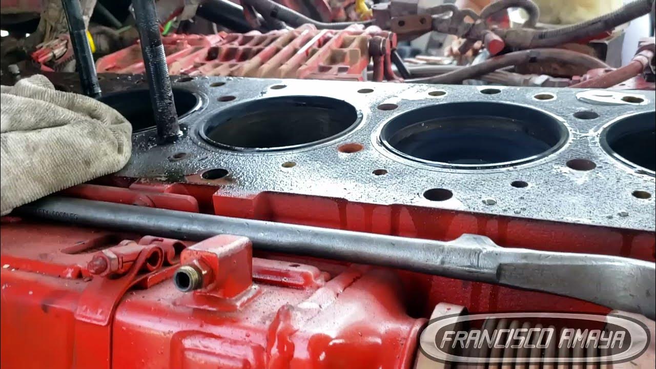 Cummins ISX ISX15 broken cylinder head bolts compresion leak engine