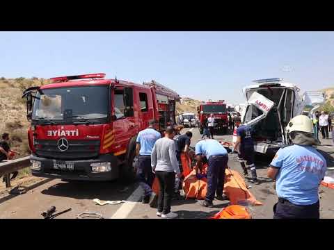 GÜNCELLEME - Gaziantep'te kaza yapan araca müdahale eden ekiplere yolcu otobüsü çarptı, 16 kişi öldü