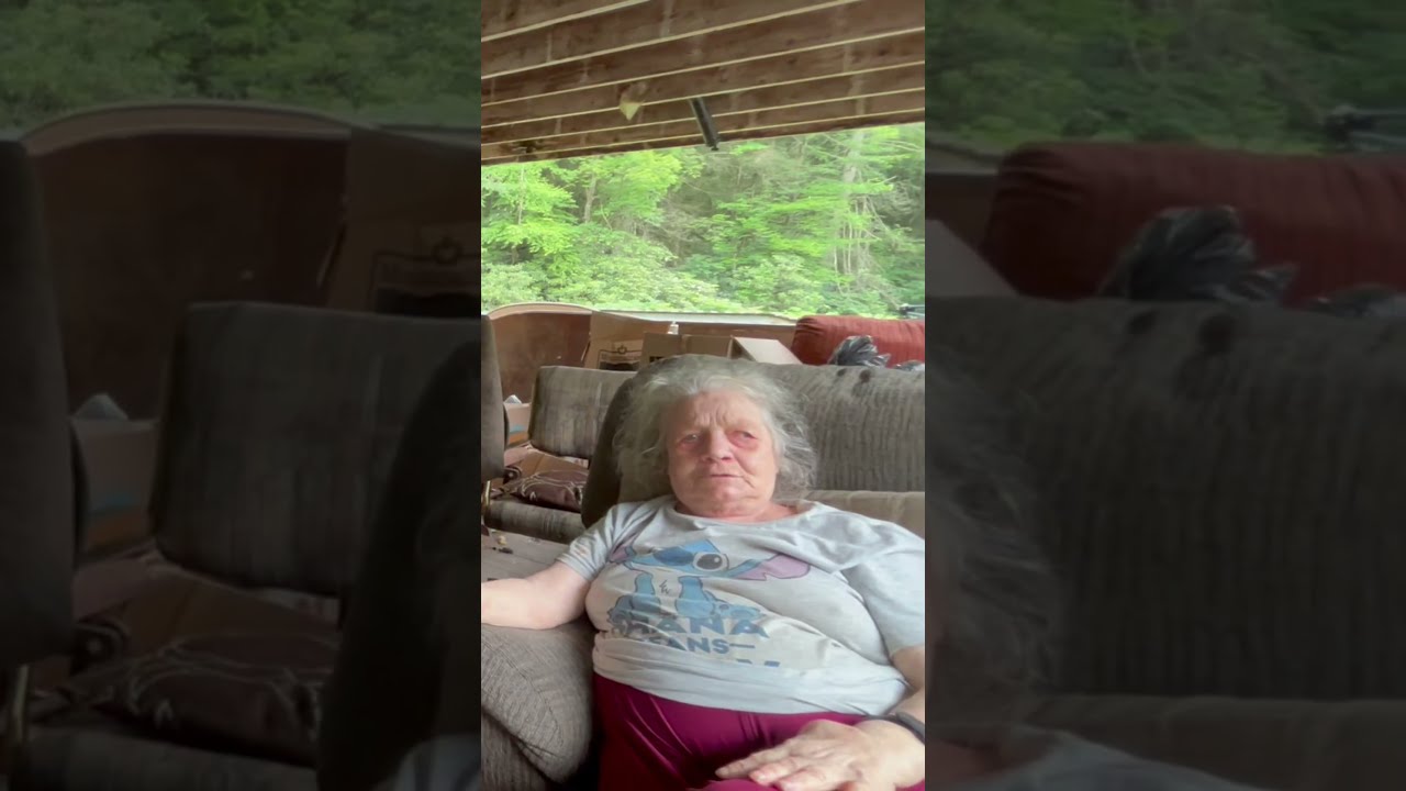 Lorraine Telling Us About The Weather Whittakers Funny Everyonehighlightsfollowers Comedy