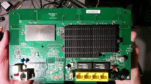 Inside the BT Smart Hub (BT Home Hub 6) router and how to open it.