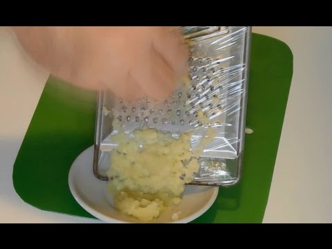 Video: Cómo quitar el hueso de un muslo de pollo: 10 pasos (con imágenes)