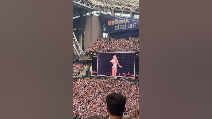 A fan screamed this as Taylor Swift was on stage 😂