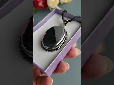 Кулон шунгит элитный большой овальный натуральный камень талисман посеребрение, видео 1