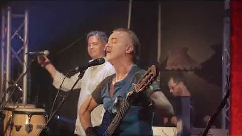 I Feel Connected - Dexter Moore. Live