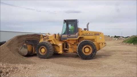 1996 Case 821B wheel loader for sale | no-reserve Internet auction June 8, 2017