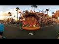 Universal Orlando - Macy's Holiday Parade - 360 video