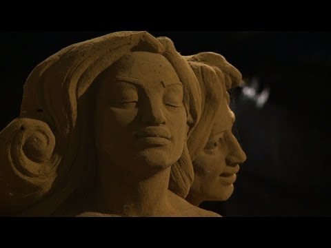Vidéo: Comment Participer Au Festival De Sculptures De Sable à La Haye