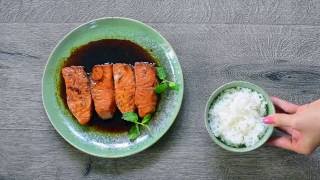 Vietnamese Fusion Glaze Salmon - EASY & QUICK (Cá Hồi Sốt Tiêu Đen)