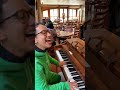 Me dejaron tocar el piano en un restaurant y la gente se emociona