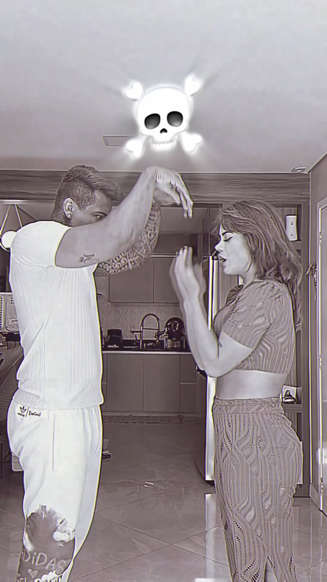 Eu consegui, será que você consegue?​⁠@mayca.brasil #challenge #trend #couple #short #shorts