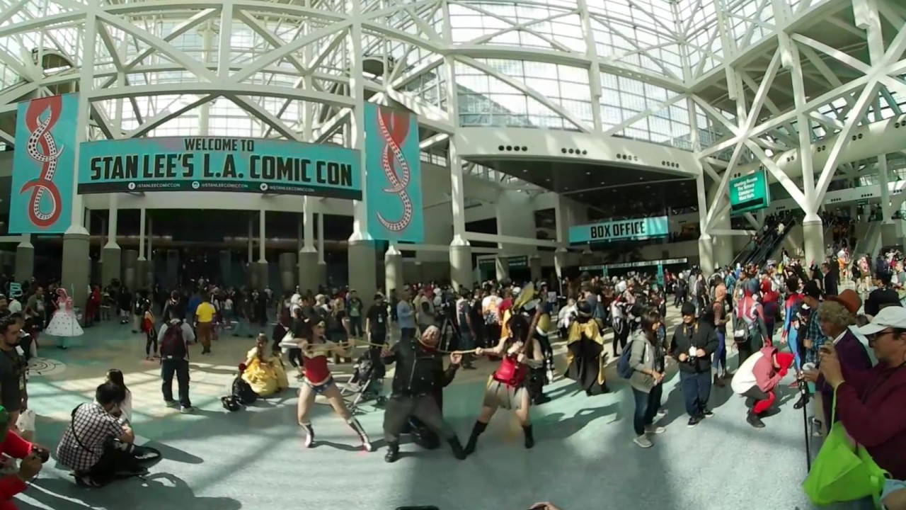 conventions meaning 360° Wonder Woman Nutz Negan at Stan Lee Comic-Con 2016