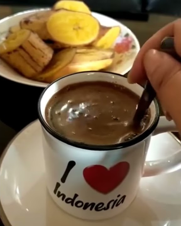 Story' WA || secangkir kopi susu   pisang godok