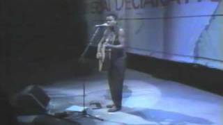 Tracy Chapman - Freedom Now - Live at Amnesty International 1988 screenshot 3