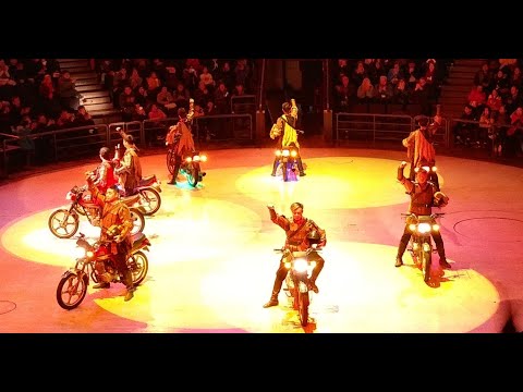 Shanghai Circus World Acrobatic Show 上海马戏城