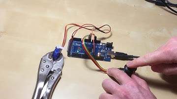 Défi Arduino: Servomoteur contrôlé par un joystick analogique