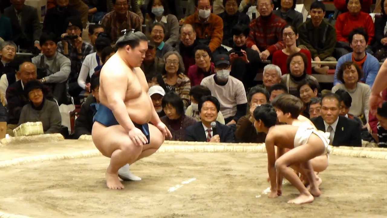 ちびっこも外人力士多し こども相撲 第37回日本大相撲トーナメント Youtube