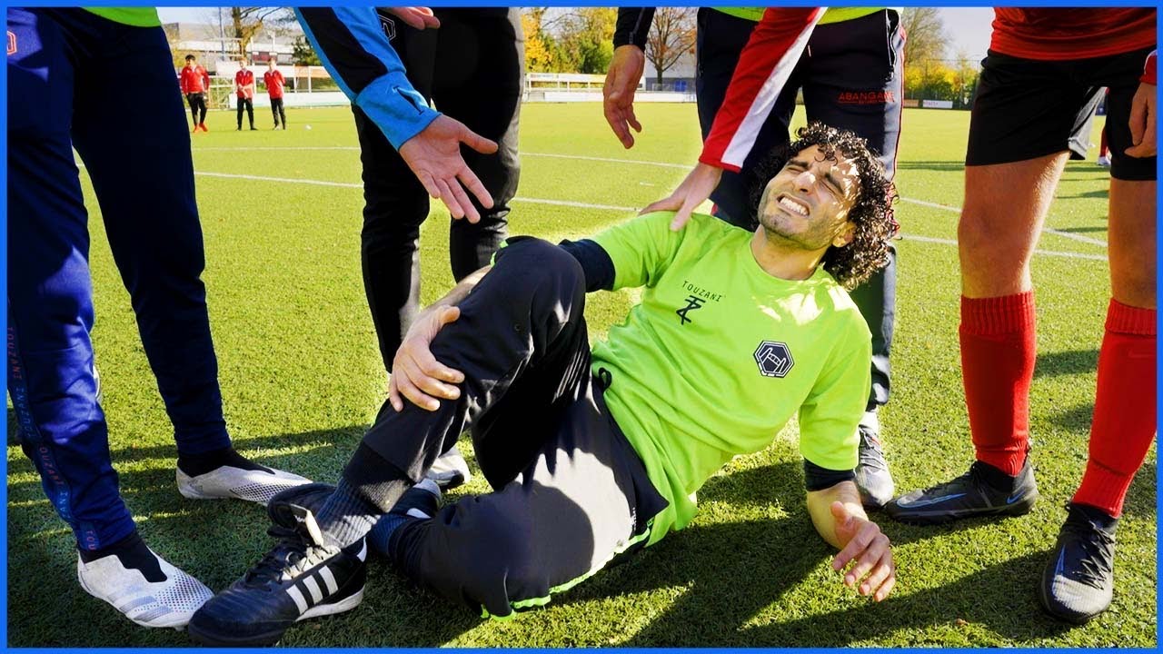 Touzani geblesseerd door harde tackle !
