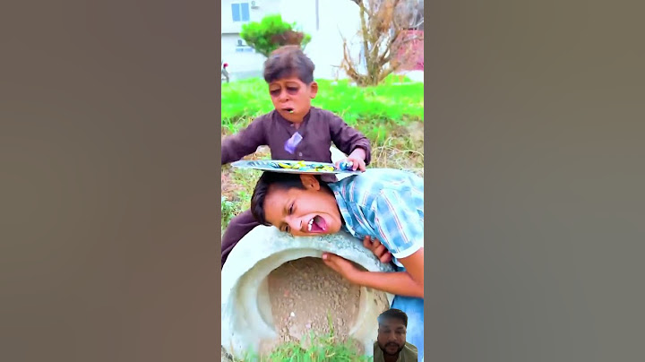 Bada bhai Chhote bhai ko candies Khila raha Hai #funny #comedy #candy #eatingshow #shorts