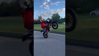 SANTA CLAUS DOES A WHEELIE ON A MOTORCYCLE #shorts #supermoto #bikelife #wheelie #ktm #santa
