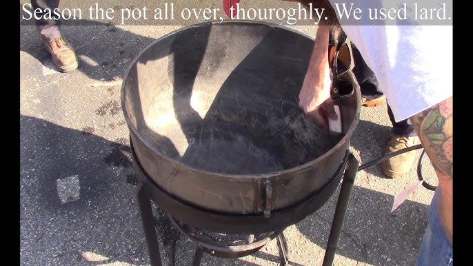 Carolina Cooker Waxed Stew Pot, 17 Gallon.