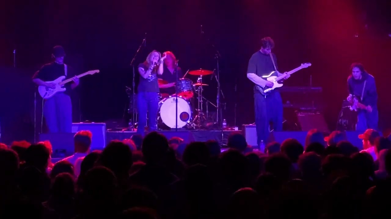 Porch Light ~ Fall Back #live #set #closer #firstavenue #minneapolis #minnesota #loud #local #rock