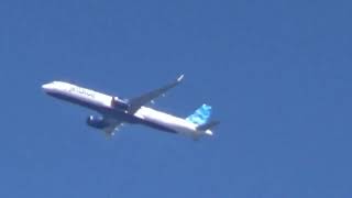 JetBlue Airbus A321-271NX LR N4074J B620 Ascending over Great Hollands to JFK Airport