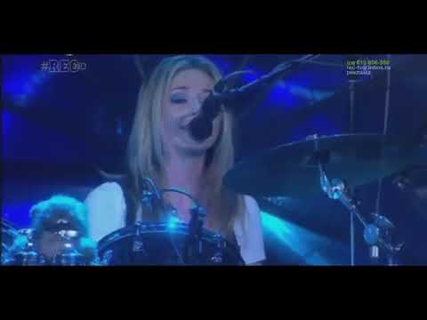 Ранетки   О тебе Лужники  (Запись с микрофона Леры)