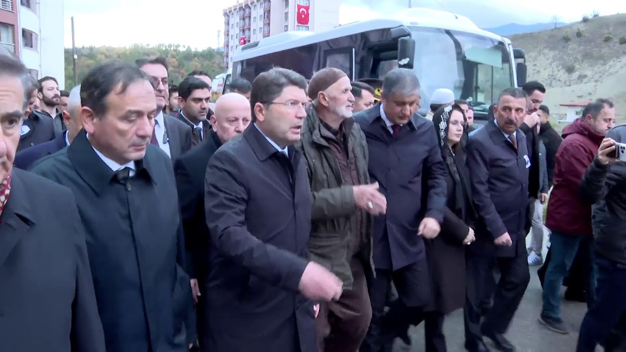 Bakan Tunç, Astsubay Kıdemli Başçavuş Nuri Özcan’ın cenaze törenine katılıyor. | Karabük